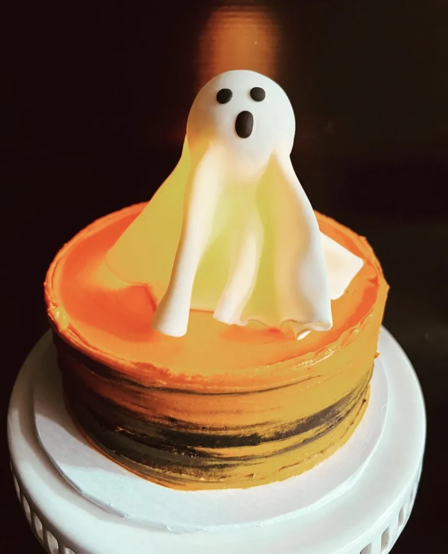 Spooky Cake By YumByAmna Halloween